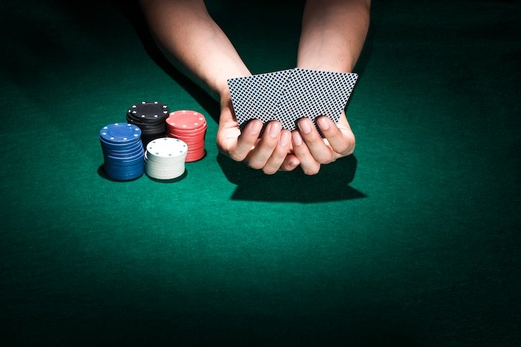 leona Texas Poker table interface showing hole cards, community cards, and player positions